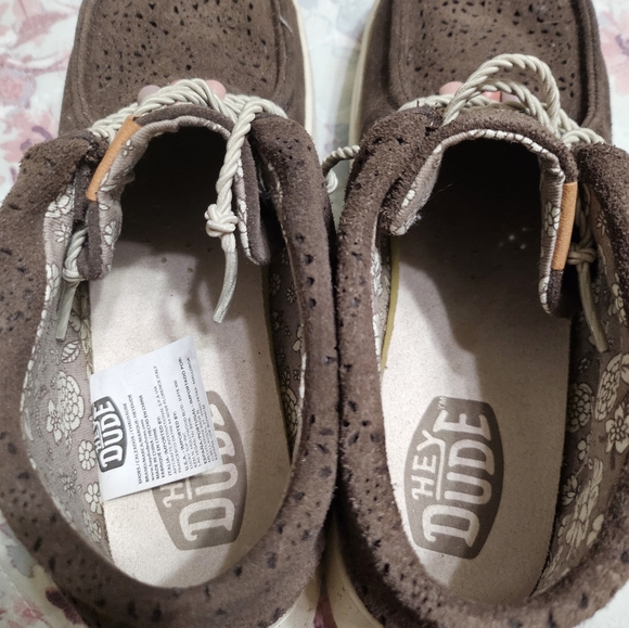 Hey dudes womens - Picture 1 of 3